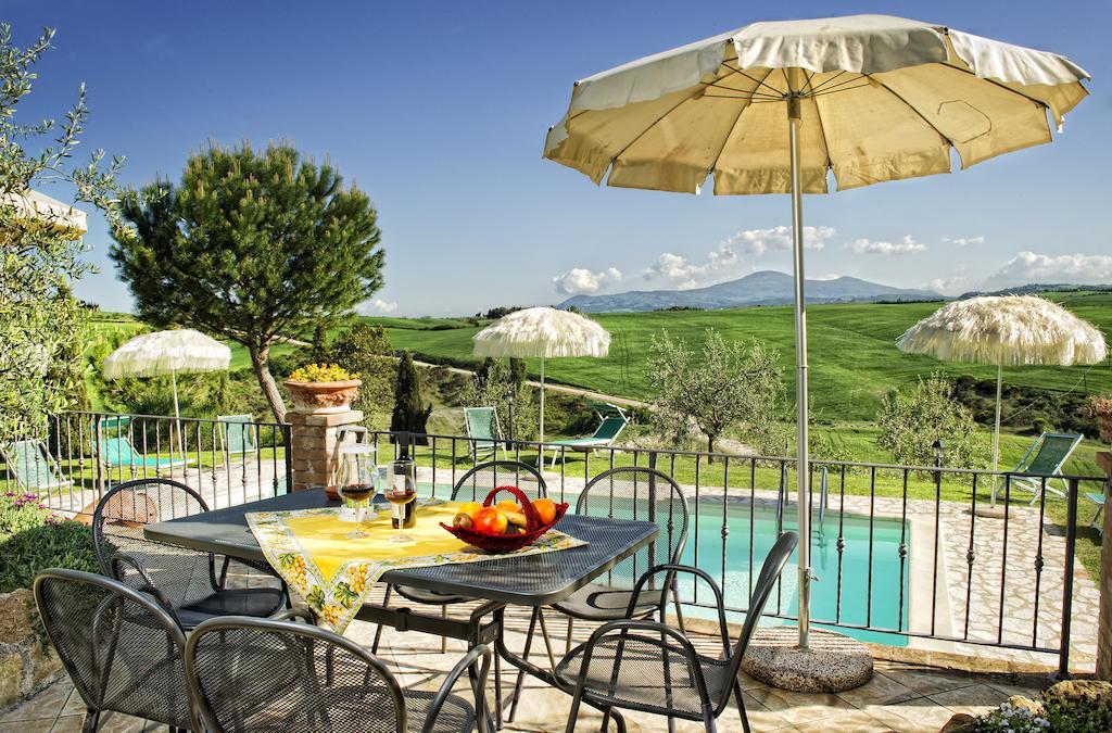 Agriturismo Palazzo Conti A ปีเอนซา ภายนอก รูปภาพ
