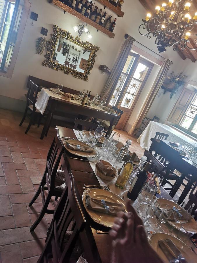 Agriturismo Palazzo Conti A ปีเอนซา ภายนอก รูปภาพ