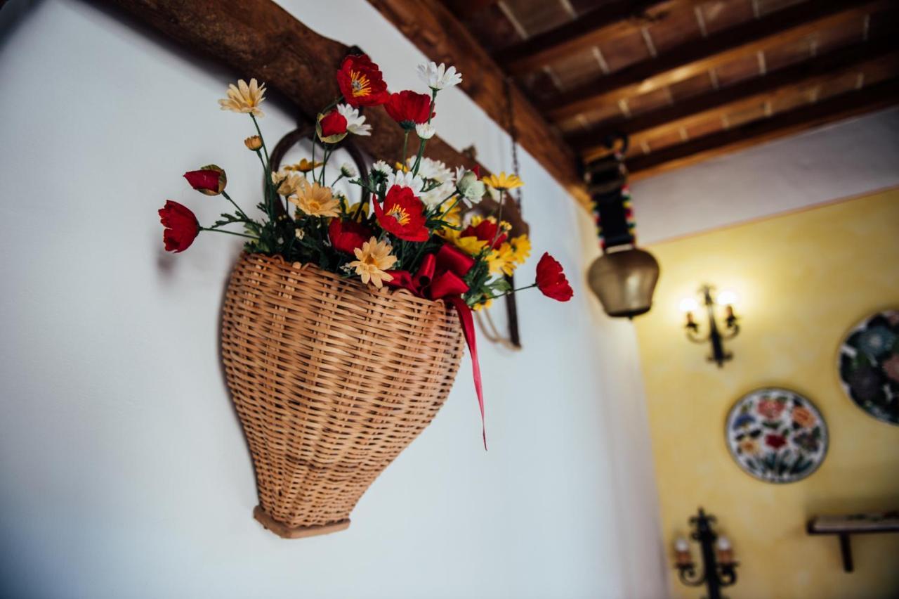 Agriturismo Palazzo Conti A ปีเอนซา ภายนอก รูปภาพ