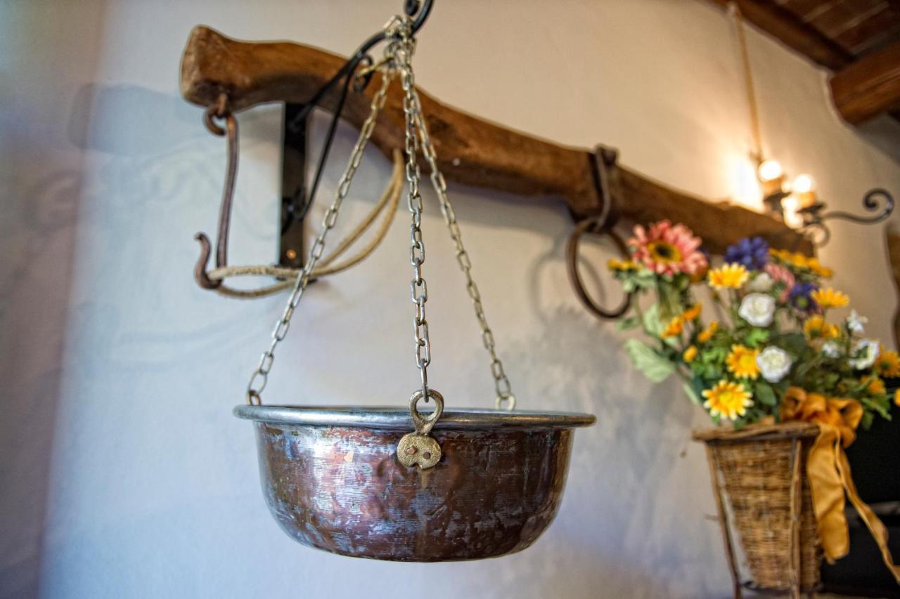 Agriturismo Palazzo Conti A ปีเอนซา ภายนอก รูปภาพ