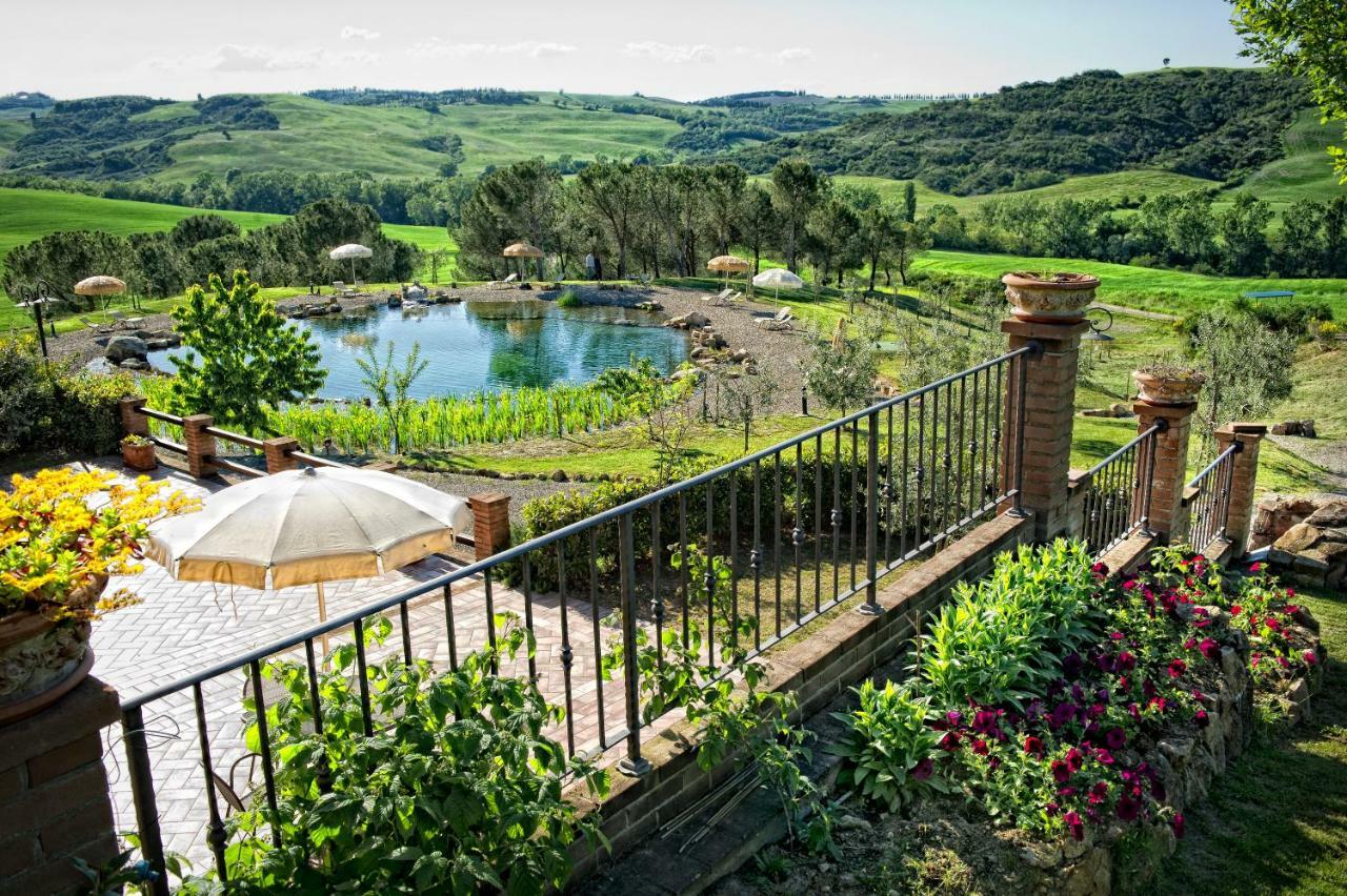Agriturismo Palazzo Conti A ปีเอนซา ภายนอก รูปภาพ