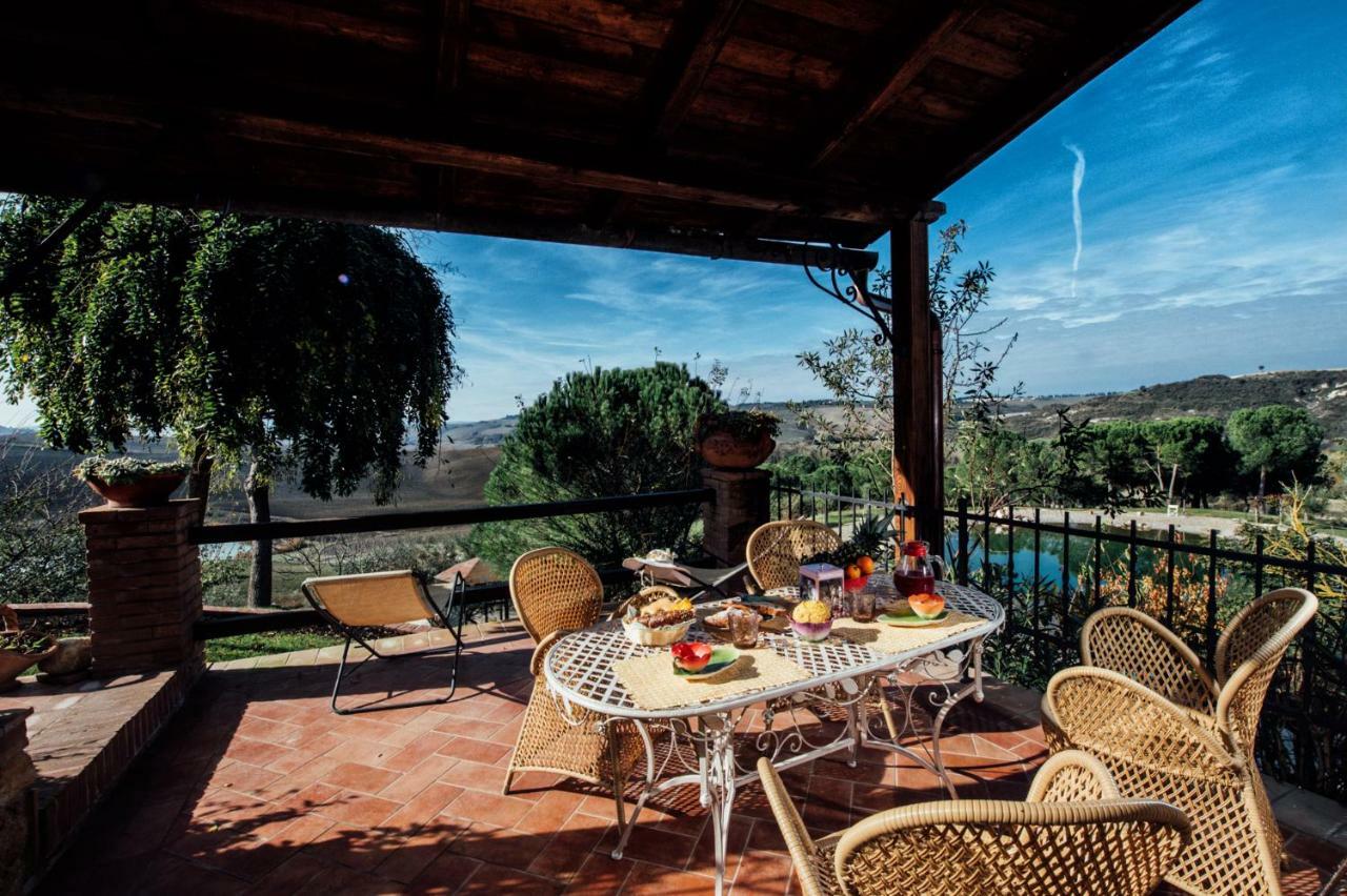Agriturismo Palazzo Conti A ปีเอนซา ภายนอก รูปภาพ