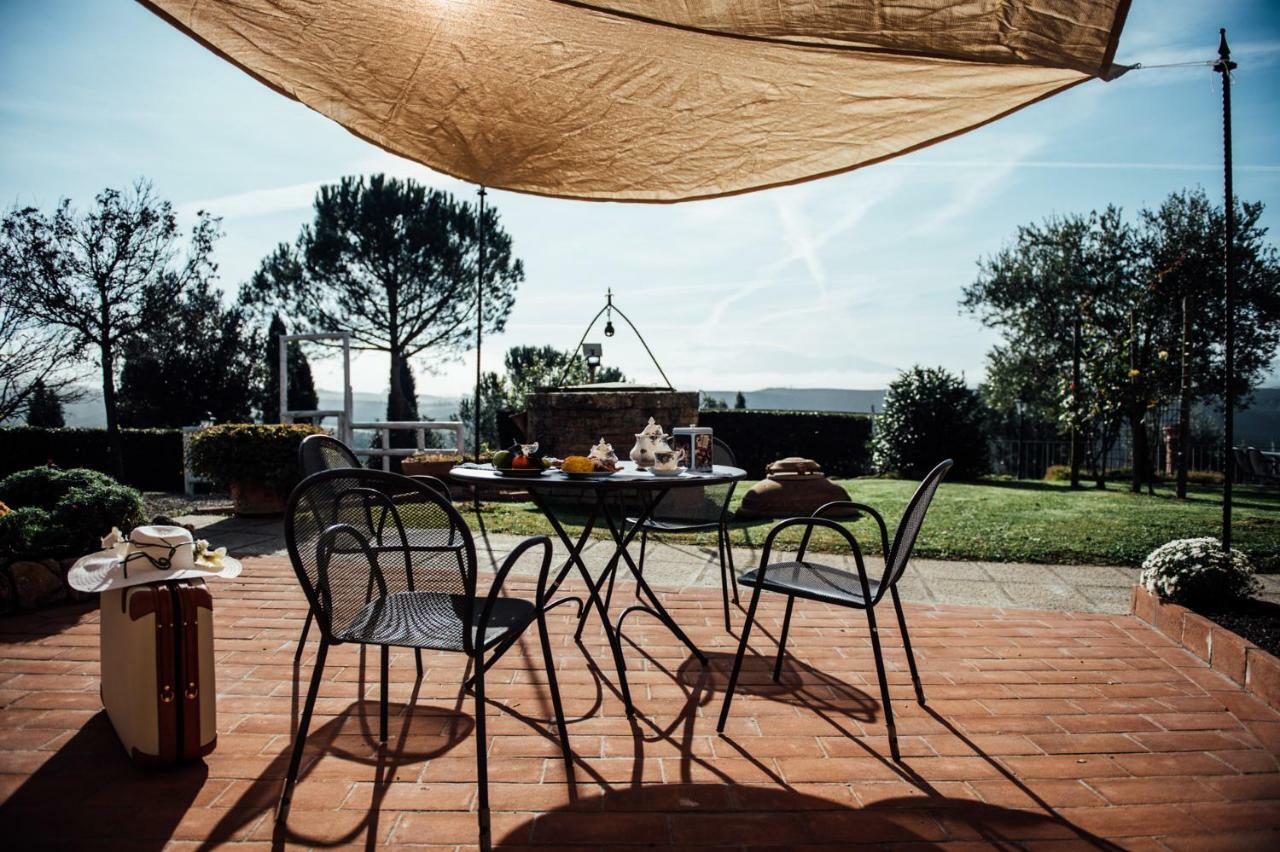 Agriturismo Palazzo Conti A ปีเอนซา ภายนอก รูปภาพ
