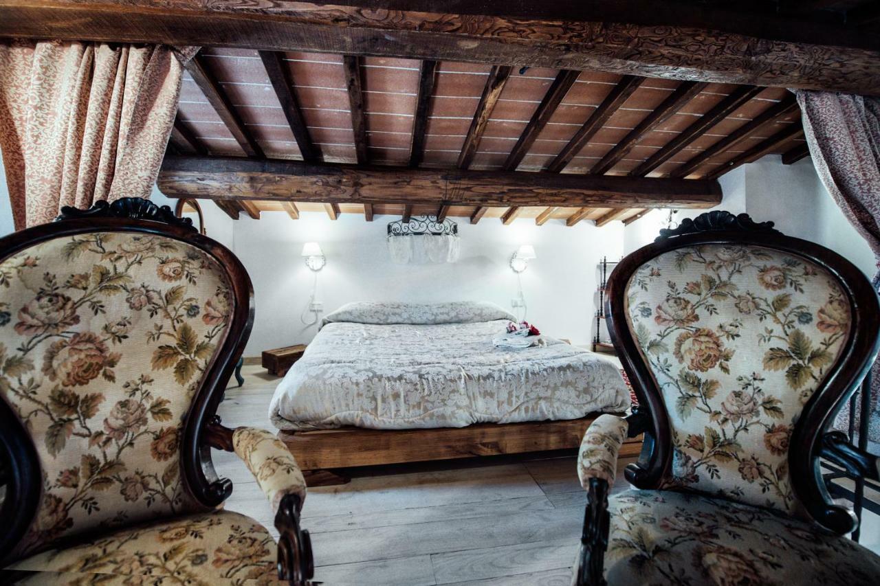 Agriturismo Palazzo Conti A ปีเอนซา ภายนอก รูปภาพ