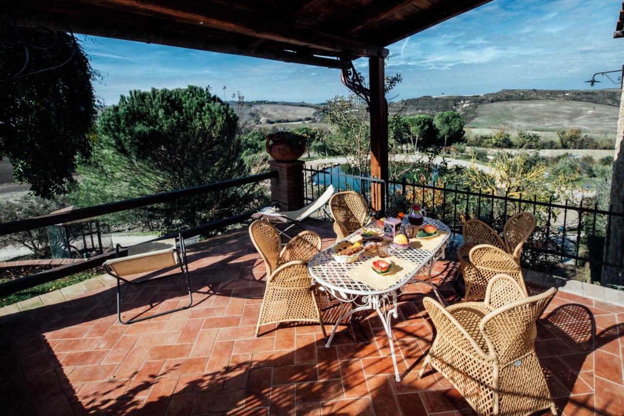 Agriturismo Palazzo Conti A ปีเอนซา ภายนอก รูปภาพ