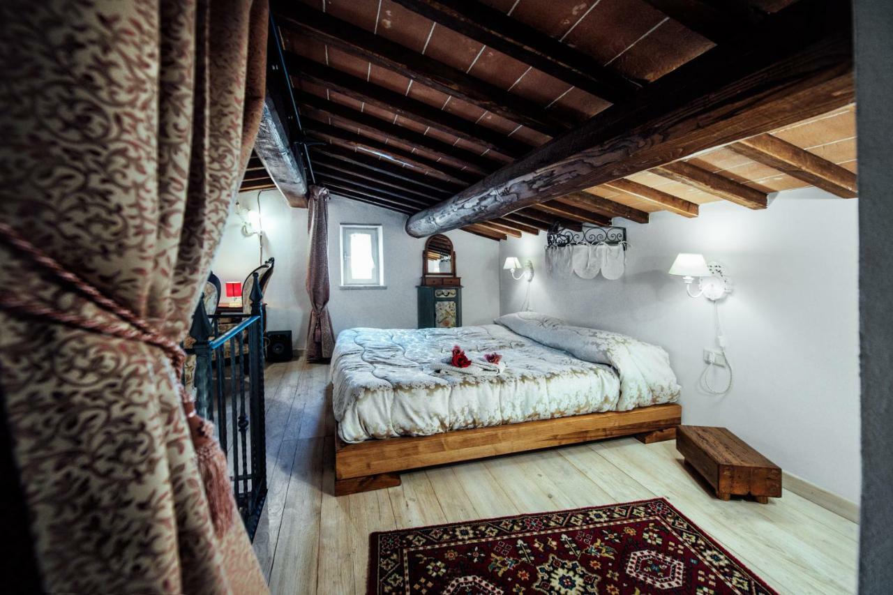 Agriturismo Palazzo Conti A ปีเอนซา ภายนอก รูปภาพ