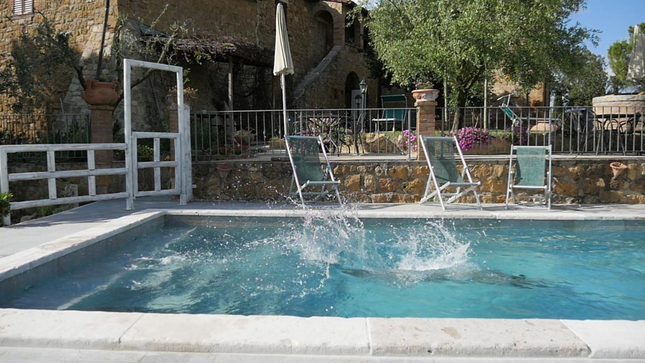 Agriturismo Palazzo Conti A ปีเอนซา ภายนอก รูปภาพ