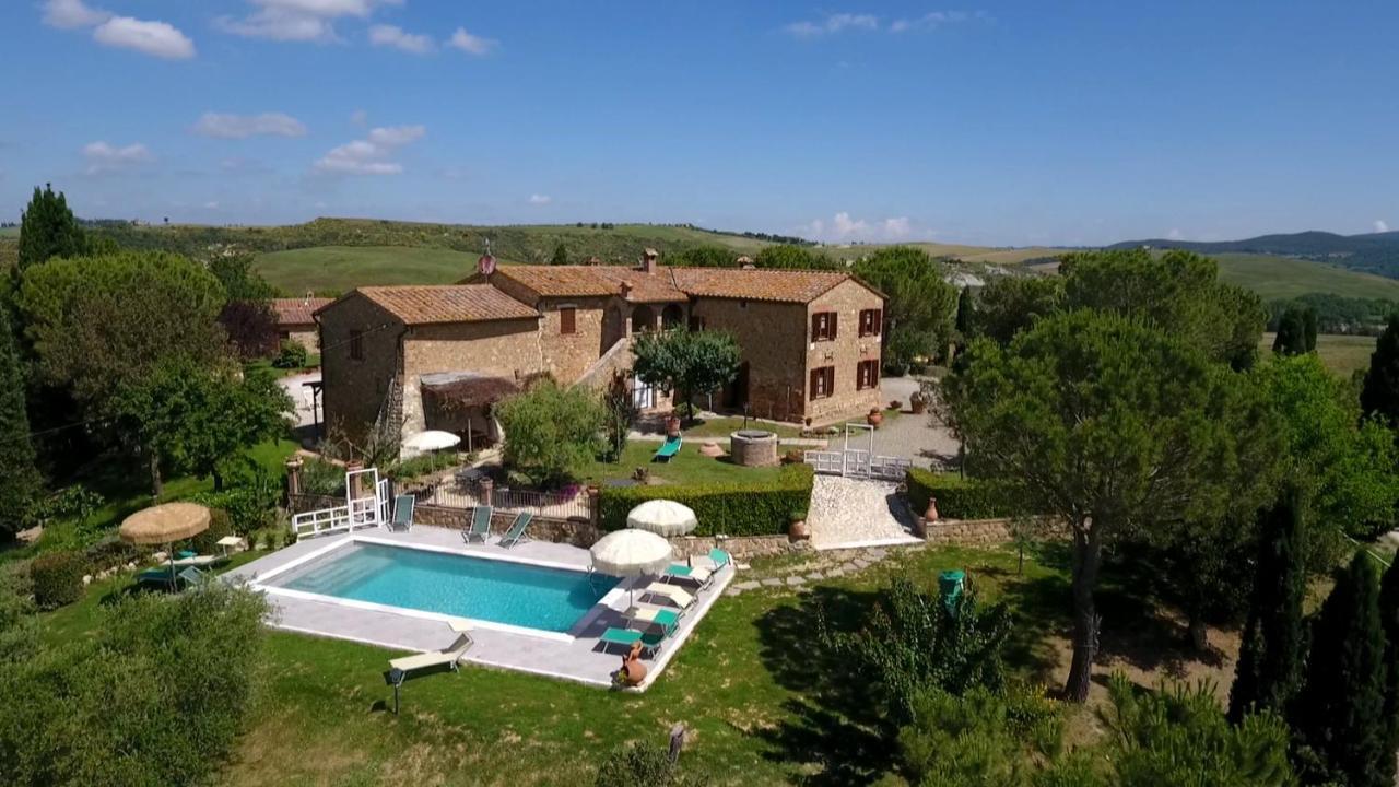 Agriturismo Palazzo Conti A ปีเอนซา ภายนอก รูปภาพ